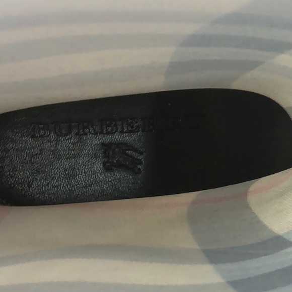 Burberry rain boots!! - Picture 6 of 7